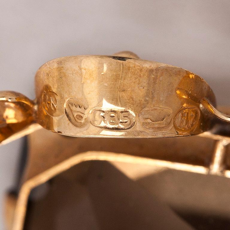 A 14K gold brooch with smoky quartz, Helsinki 1961.