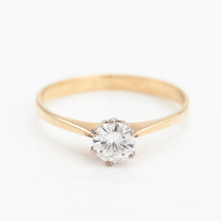 A 14K gold ring with a brilliant cut diamond approx. 0.40 ct.