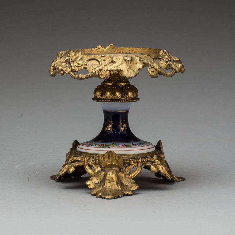 BORDSUPPSATS, 1900-TAL.