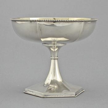 SKÅL PÅ FOT, silver, Wilhelm Binder, Schwäbisch Gmünd, Tyskland, importstämplad, Stockholm, 1917. Vikt 162 g.