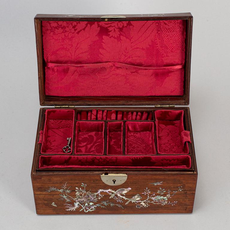 A Chinese box with cover, presumably Zitan wood, early 20th century.