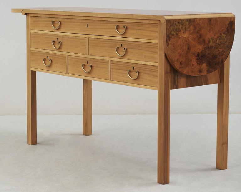 JOSEF FRANK, sideboard, Firma Svenskt Tenn, troligen 1950-tal, modell 1148.