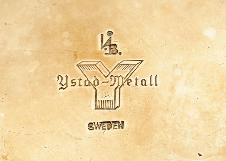 LJUSSTAKAR samt en VAS, mässing, Ystad Metall.