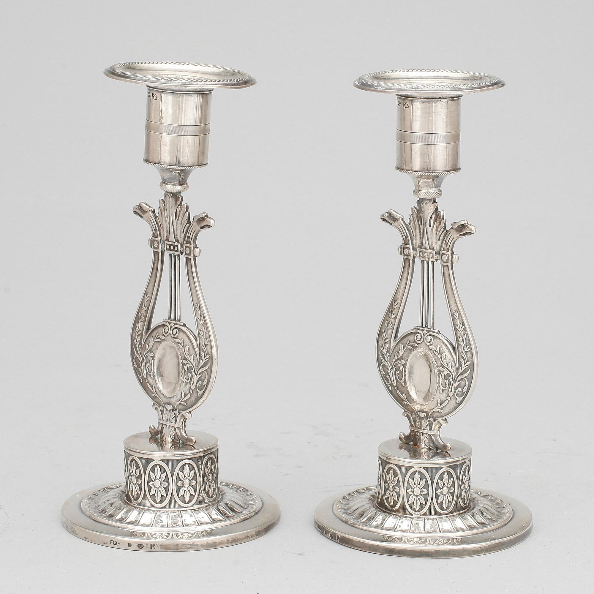 LJUSSTAKAR, ett par, silver, empire, Johan Petter Grönvall, 1823.