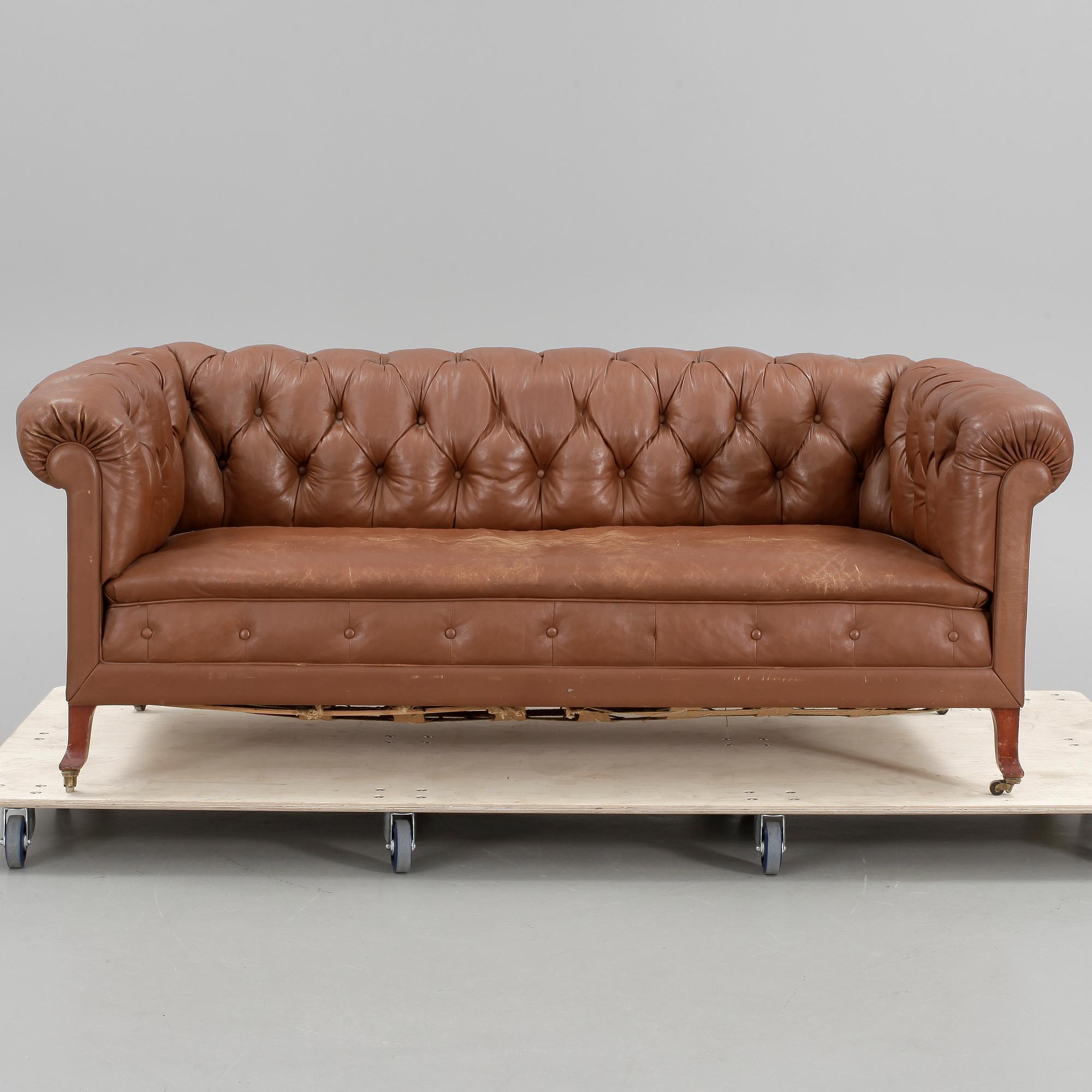 SOFFA, av Chesterfieldmodell, 1920/30-tal.
