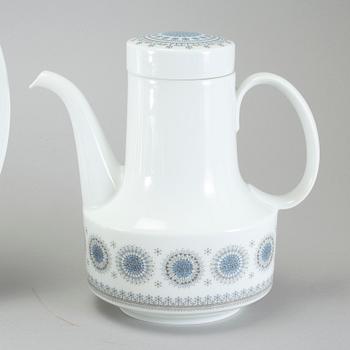 28 pieces of porcelain tableware by Tapio Wirkkala, model "Composition/Jääkukka" for Rosenthal, 20th century.