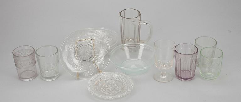 PARTI GLAS, 19 delar, bl.a. Karhula och Notsjö, Finland, 1800-tal samt sekelskiftet 1800/1900.