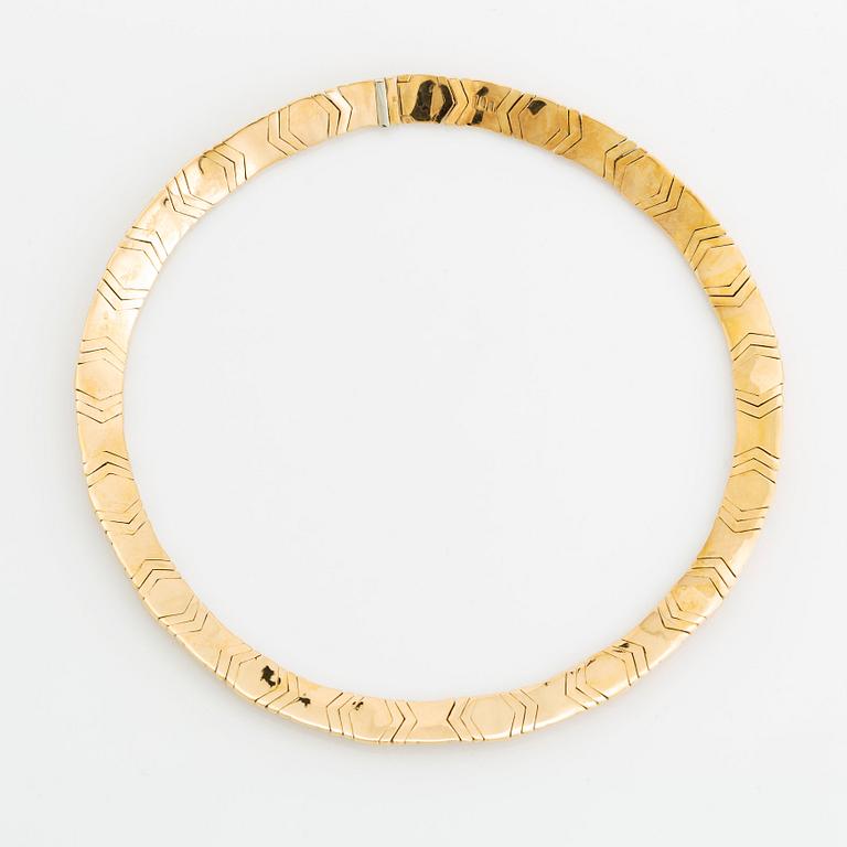 An 18K gold Bulgari necklace. BVLGARI 1884.