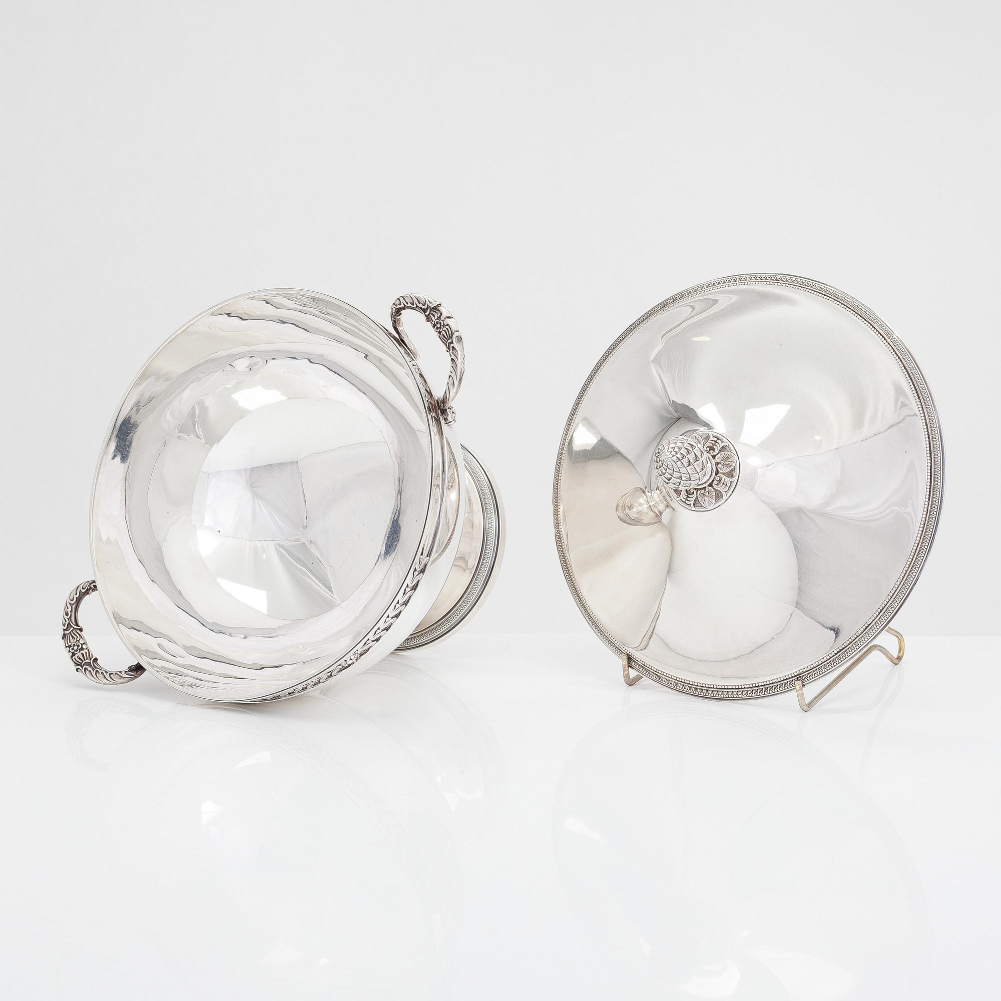 Olier & Caron, an Empire style silver bowl, Paris, France 1910-36.