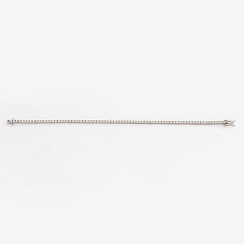 A 14K white gold tennis bracelet with diamonds ca. 2.30 ct in total.