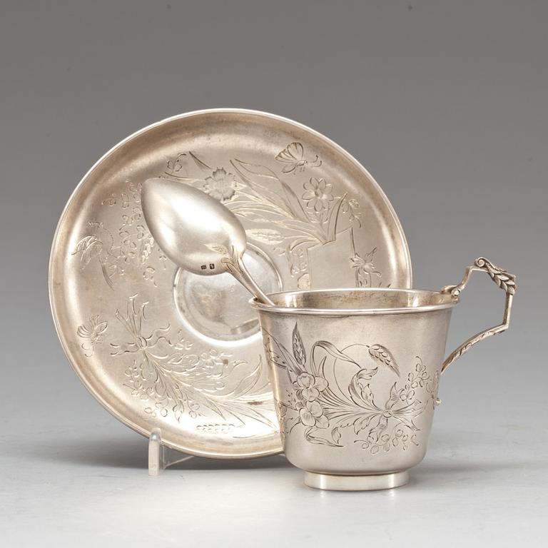 KOPP med FAT och SKED, silver, okänd mästare,  1880-1890, Ryssland. Vikt ca 182g.