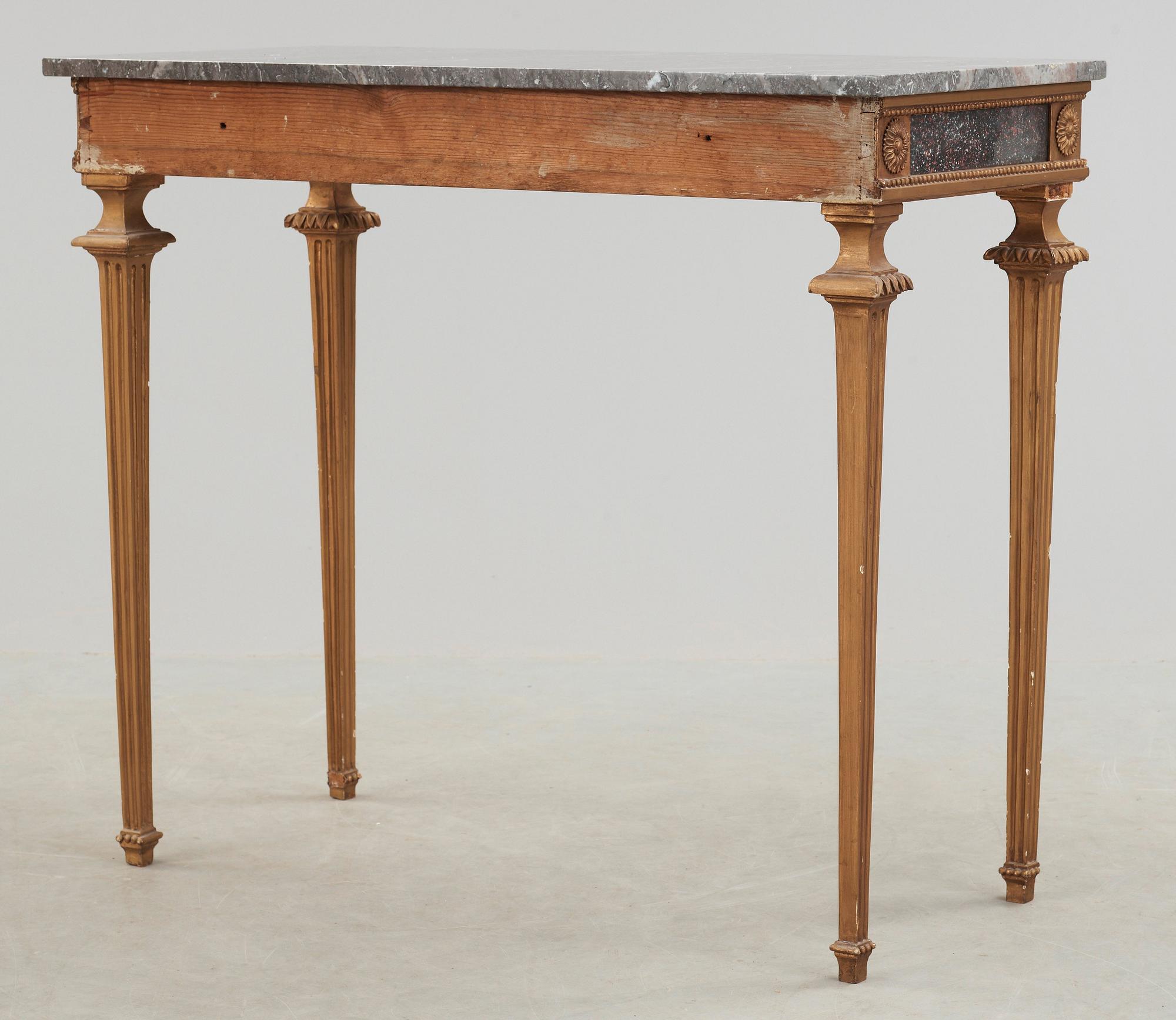 KONSOLBORD. Sengustavianskt stockholmsarbete, 1700-talets slut.