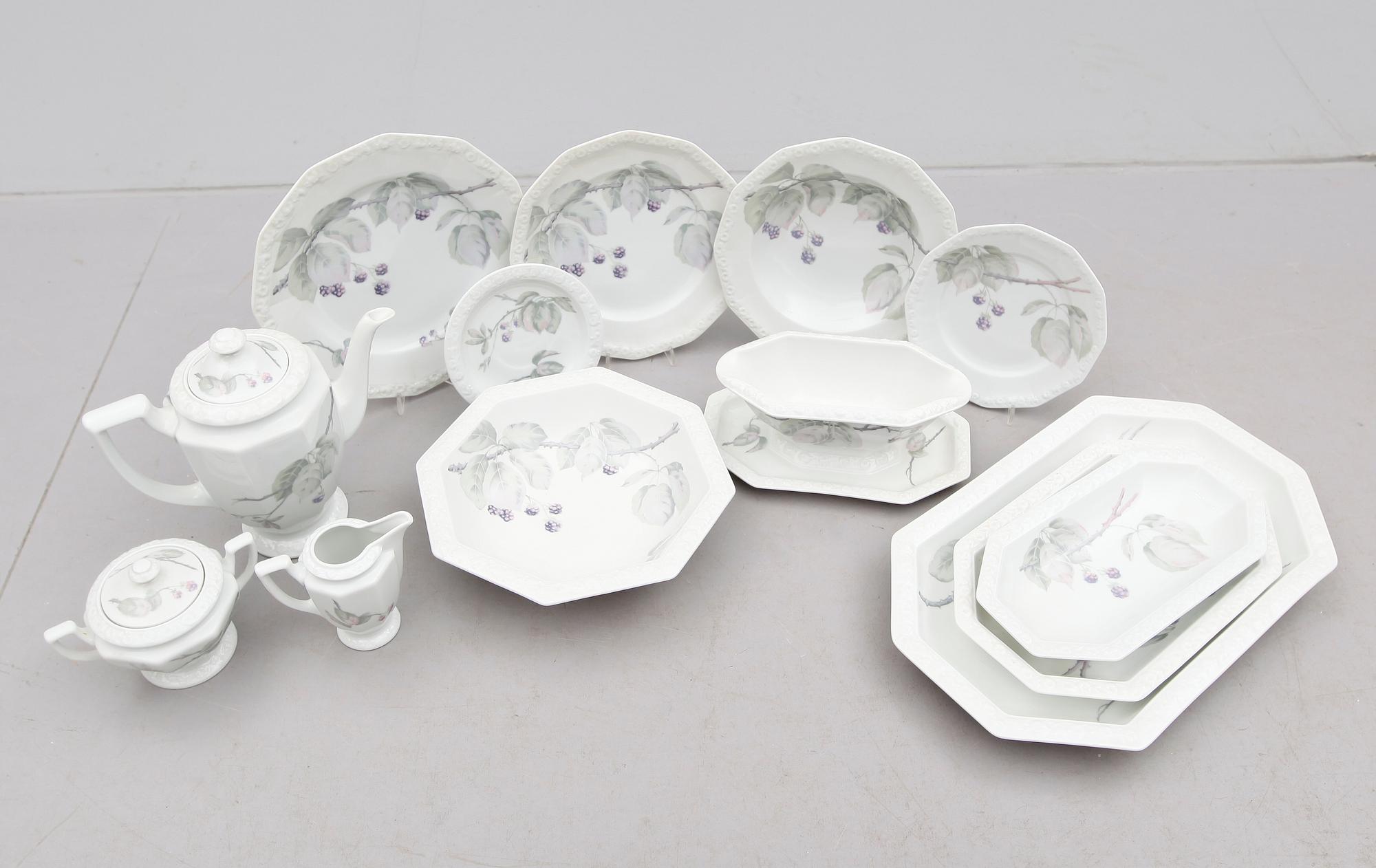 MATSERVIS, 62 delar, porslin, "Maria", Rosenthal, 1900-talets mitt.