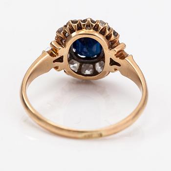 Ring, 14K guld, safir, gammalslipade diamanter ca 0.72 ct tot.