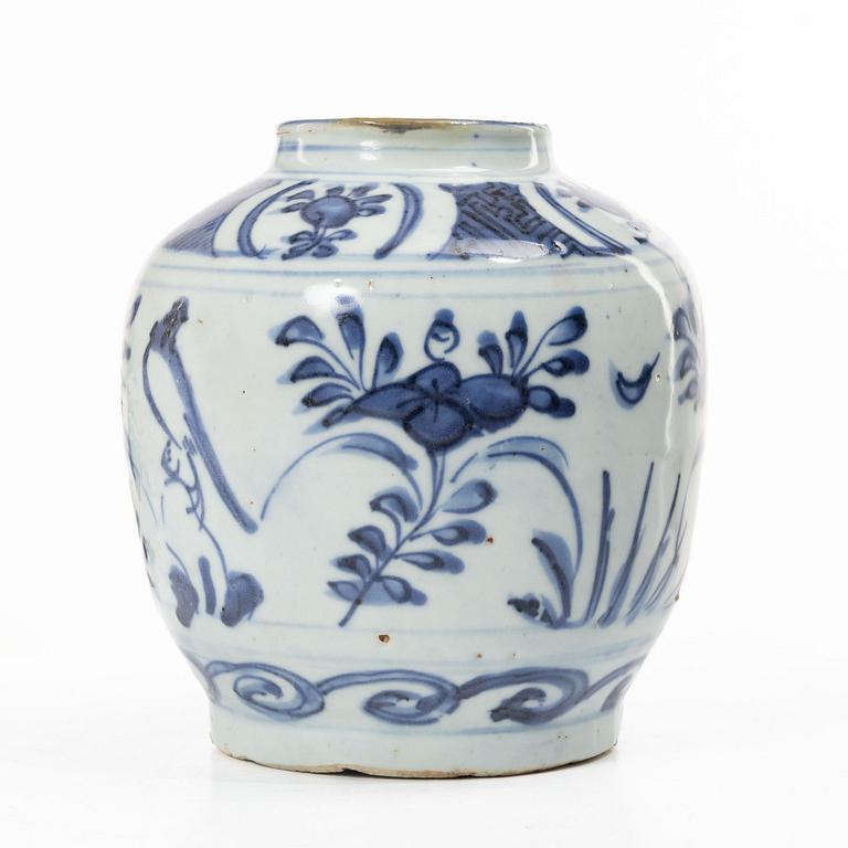 A Chinese blue and white porcelain jar, Ming dynasty (1368-1644) or later.