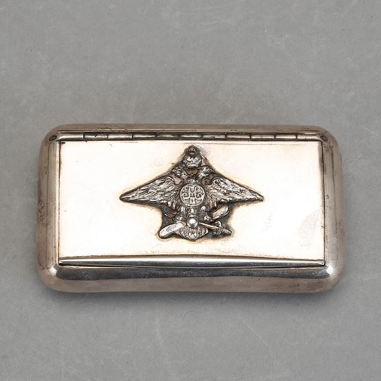 DOSA, silver. H. Pira & Son, Karlskrona år 1900. Vikt ca 100 gram.