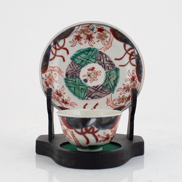 Kopp med fat, porslin, Japan, Edo, 1700/1800-tal.