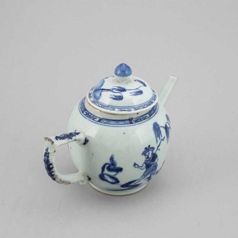 A blue and white figural teapot with cover, Qing dynasty, Qianlong (1736-95).