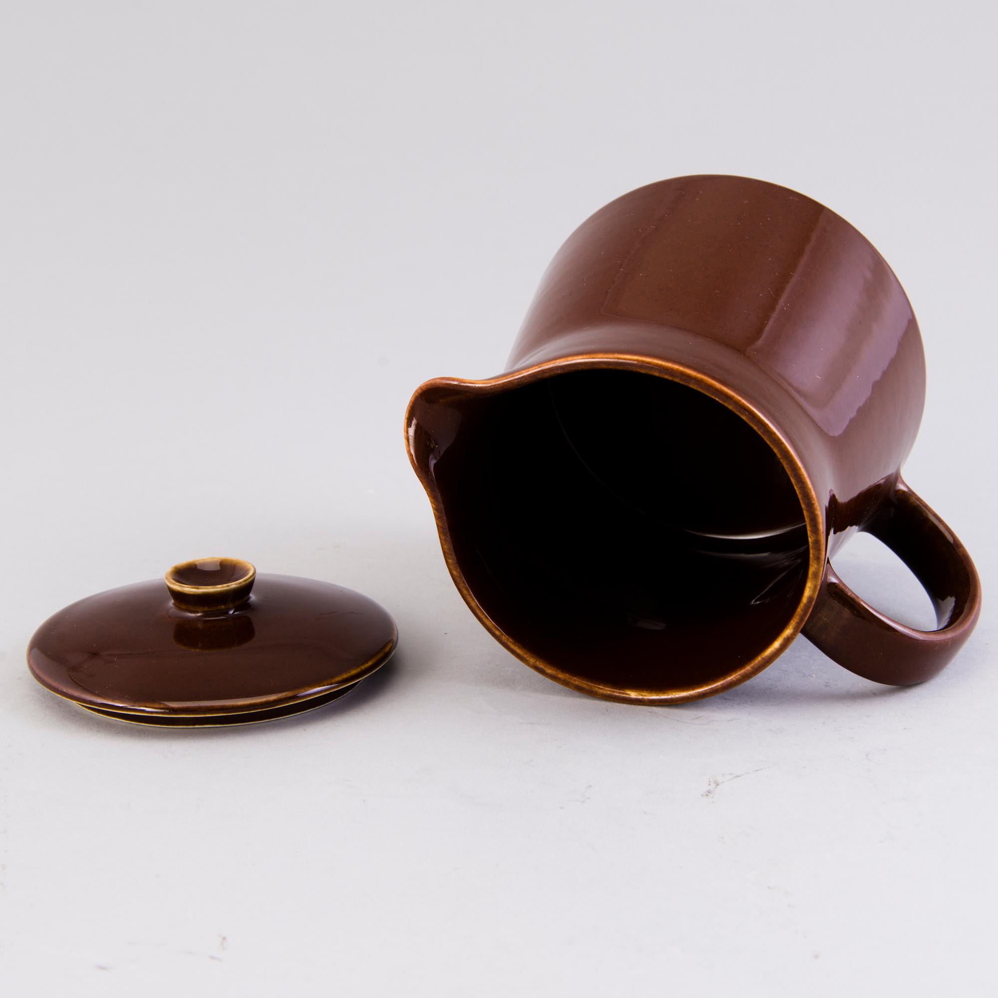 KAJ FRANCK, A 67-piece SET OF KILTA / TEEMA FAYENCE / PORCELAIN by Arabia.