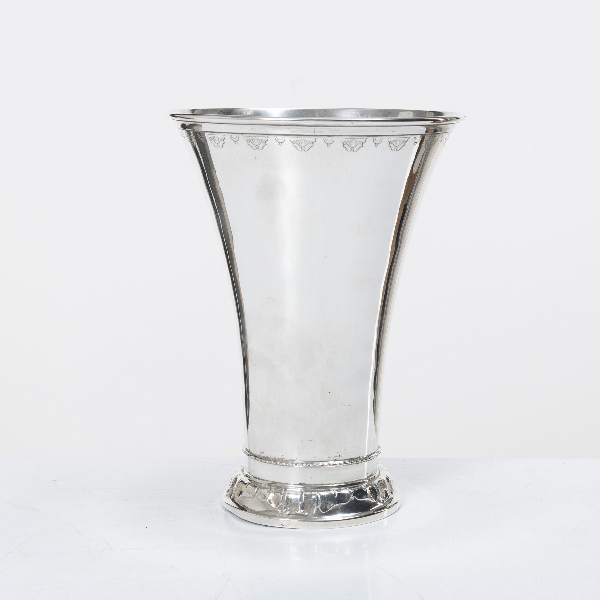 Guldsmedsaktiebolaget (GAB), A Swedish silver beaker, Stockholm 1936.