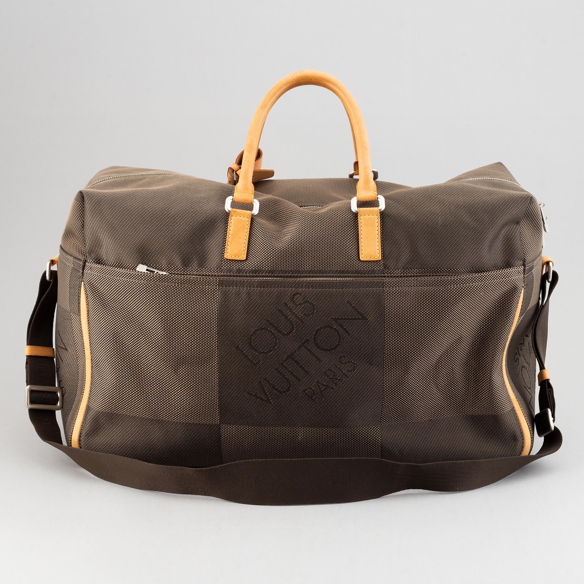 Louis Vuitton, weekendbag 'Souverain Keepall'.