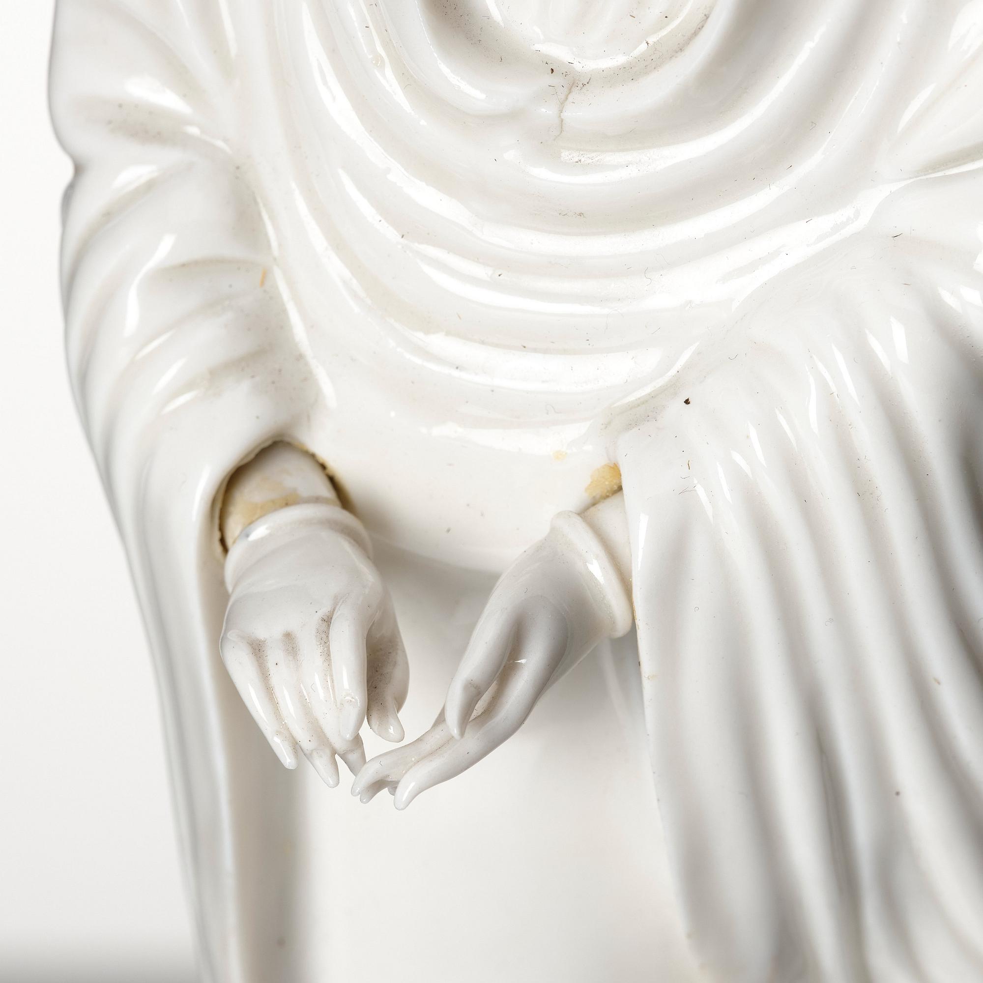 A Chinese blanc de chine figure of Guanyin, Qing dynasty, 19th Century.