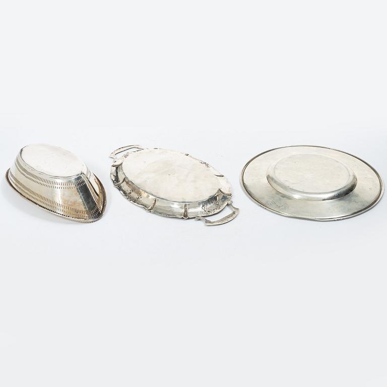 Dish, tray and bowl, silver, including with mark of K Anderson, Stockholm 1925.