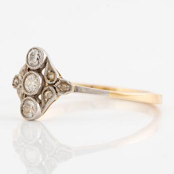 Ring, guld med gammalslipade diamanter och rosenslipade diamanter, troligen omkring sekelskiftet 1900.