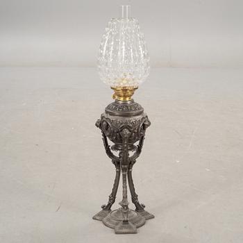 FOTOGENLAMPA, nyrenässans, 1800-talets slut.