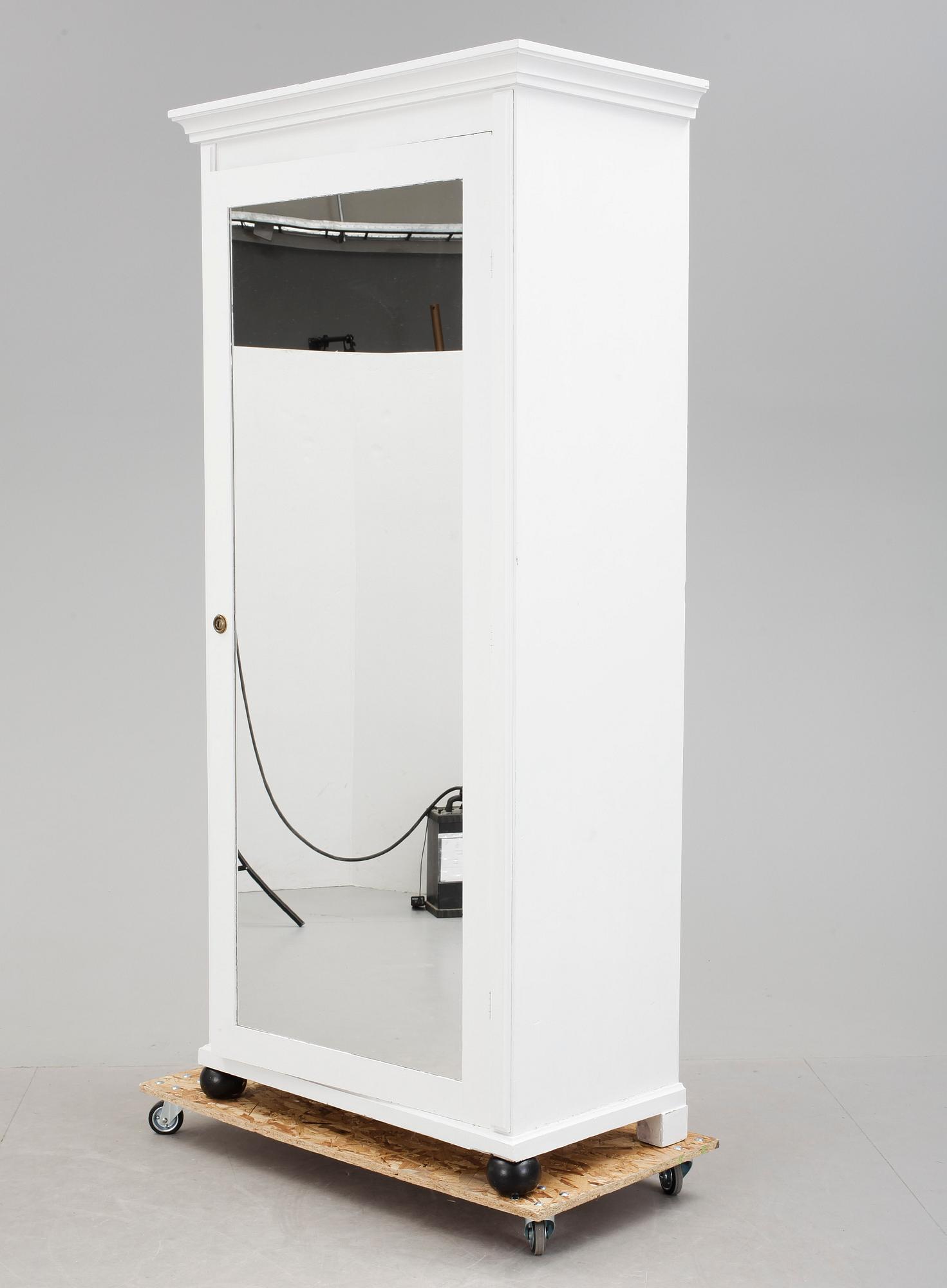 KLÄDSKÅP, 1800-talets slut.