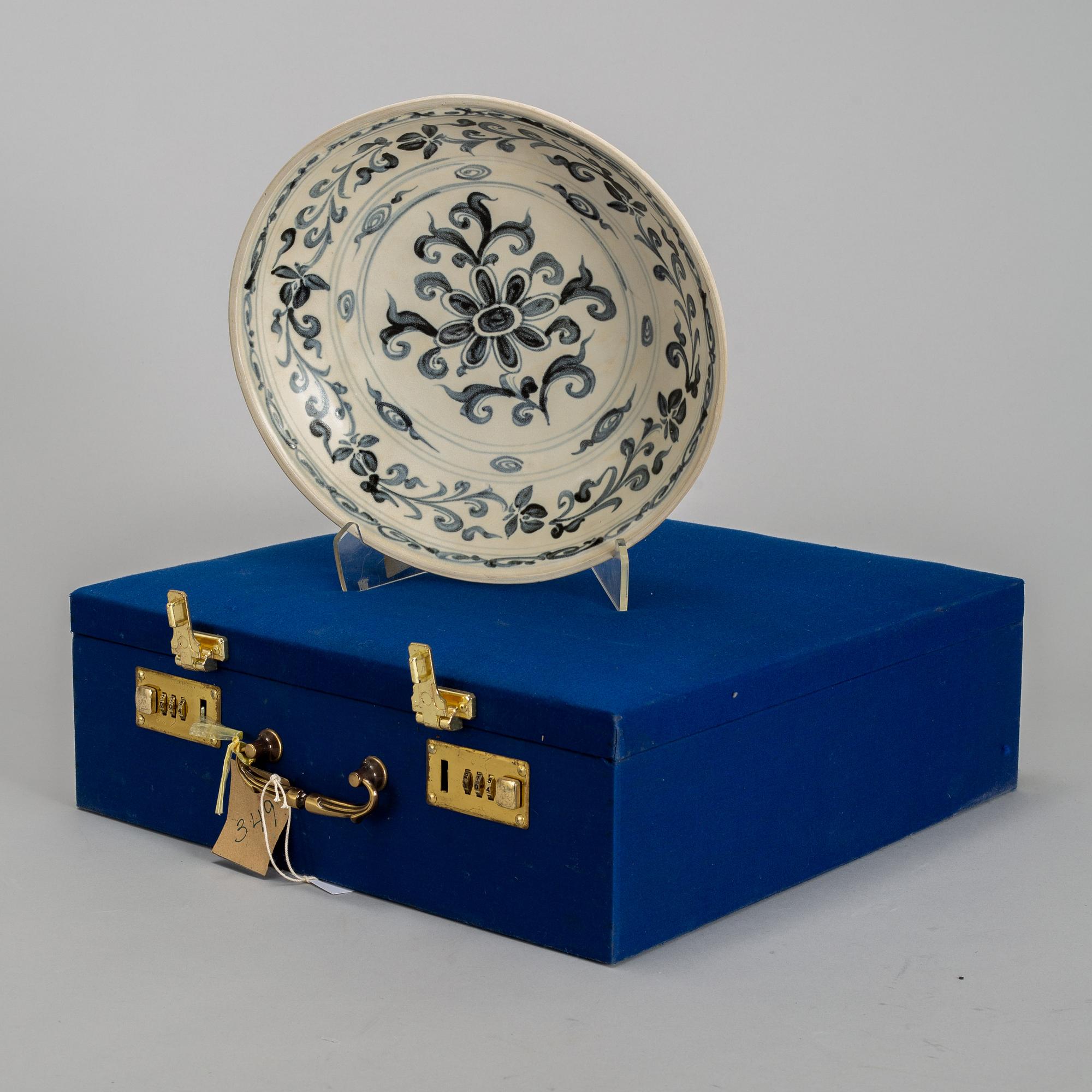 FAT, porslin. Thailand, Sydostasien, 16/1700-tal. Sjöfynd.