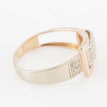 Ring 14K gold with brilliant-cut diamonds.