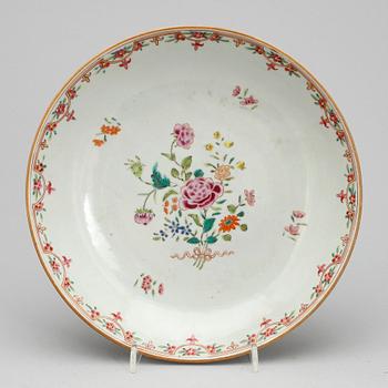 SKÅLFAT, porslin, Kina, Qing dynastin, Qianlong, 1700-tal.