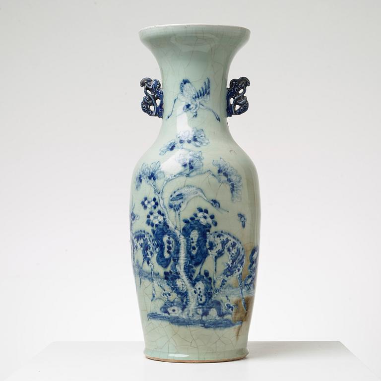 VAS, porslin. Sen Qing dynasti (1644-1911).