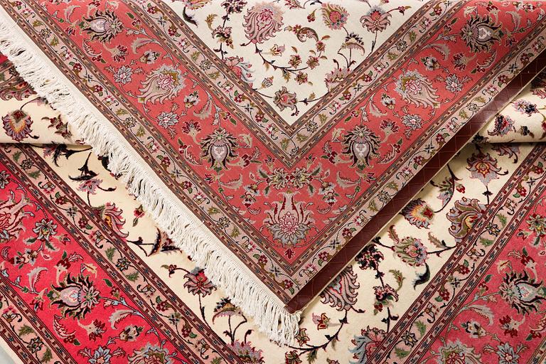 An old Tabriz carpet, part silk, 60 raj, c. 253 x 250 cm.