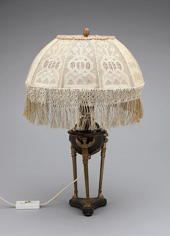 BORDSLAMPA, empirestil, 1900-talets början.