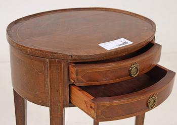 BYRÅ, gustaviansk stil, 18/1900-tal.