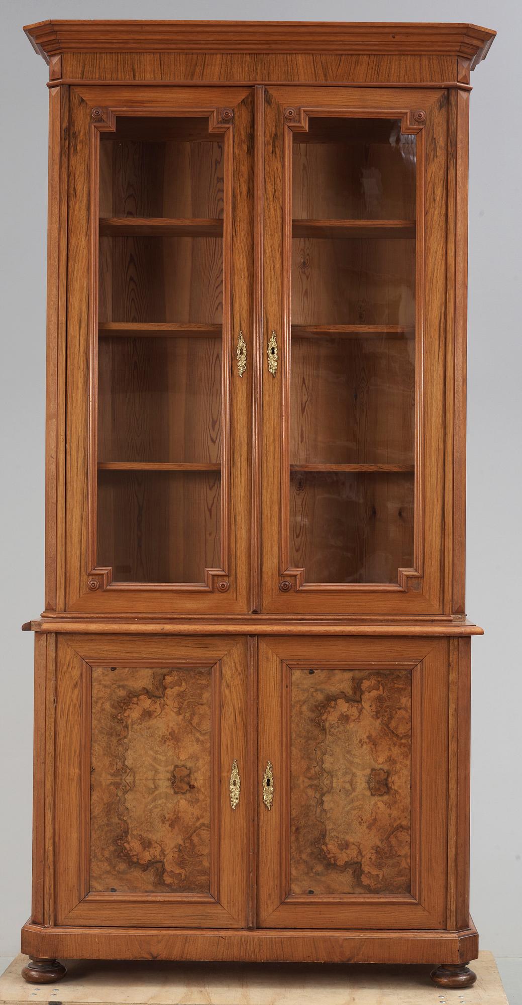 BOKSKÅP, nyrenässans, 1800-talets slut.