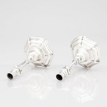 Petter Lund, ljusstakar, silver, ett par, Stockholm 1758. Senbarock.