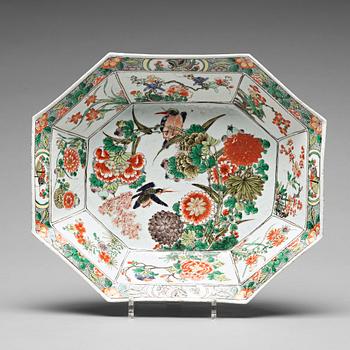 763. A famille verte dish, Qing dynasty, Kangxi (1662-1722).