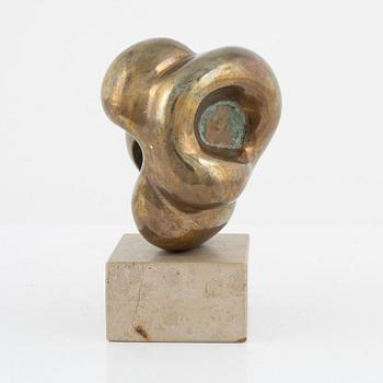 Eva Acking, skulptur. Signerad. Brons, total höjd 17 cm.