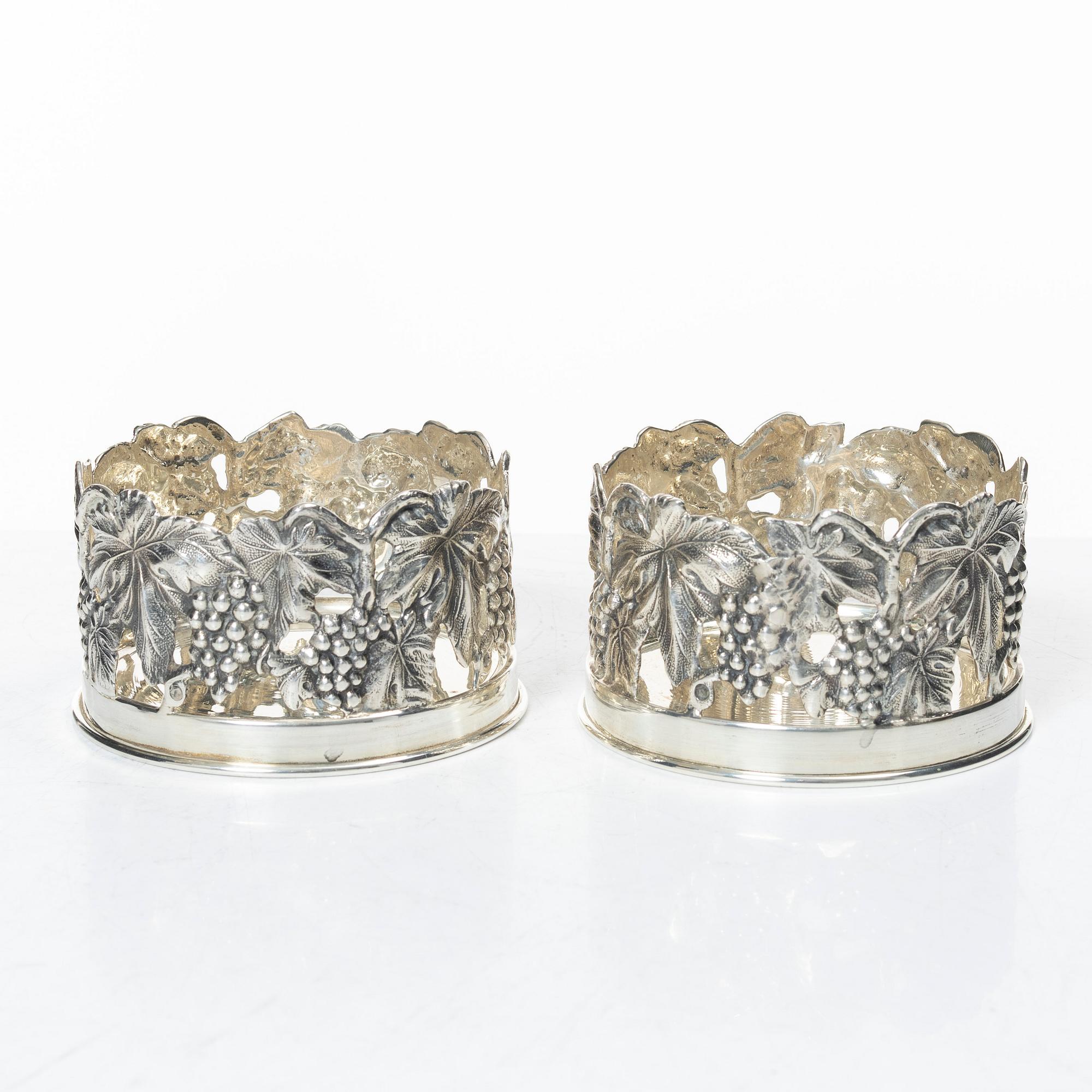 Coasters, ett par, silver, 1900-talets andra hälft.