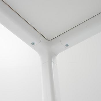 Matbord "T12", Hay, Danmark, samtida tillverkning.