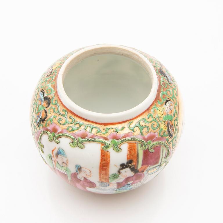 A set of porcelain, 5 pieces, China, Canton, 19th century.