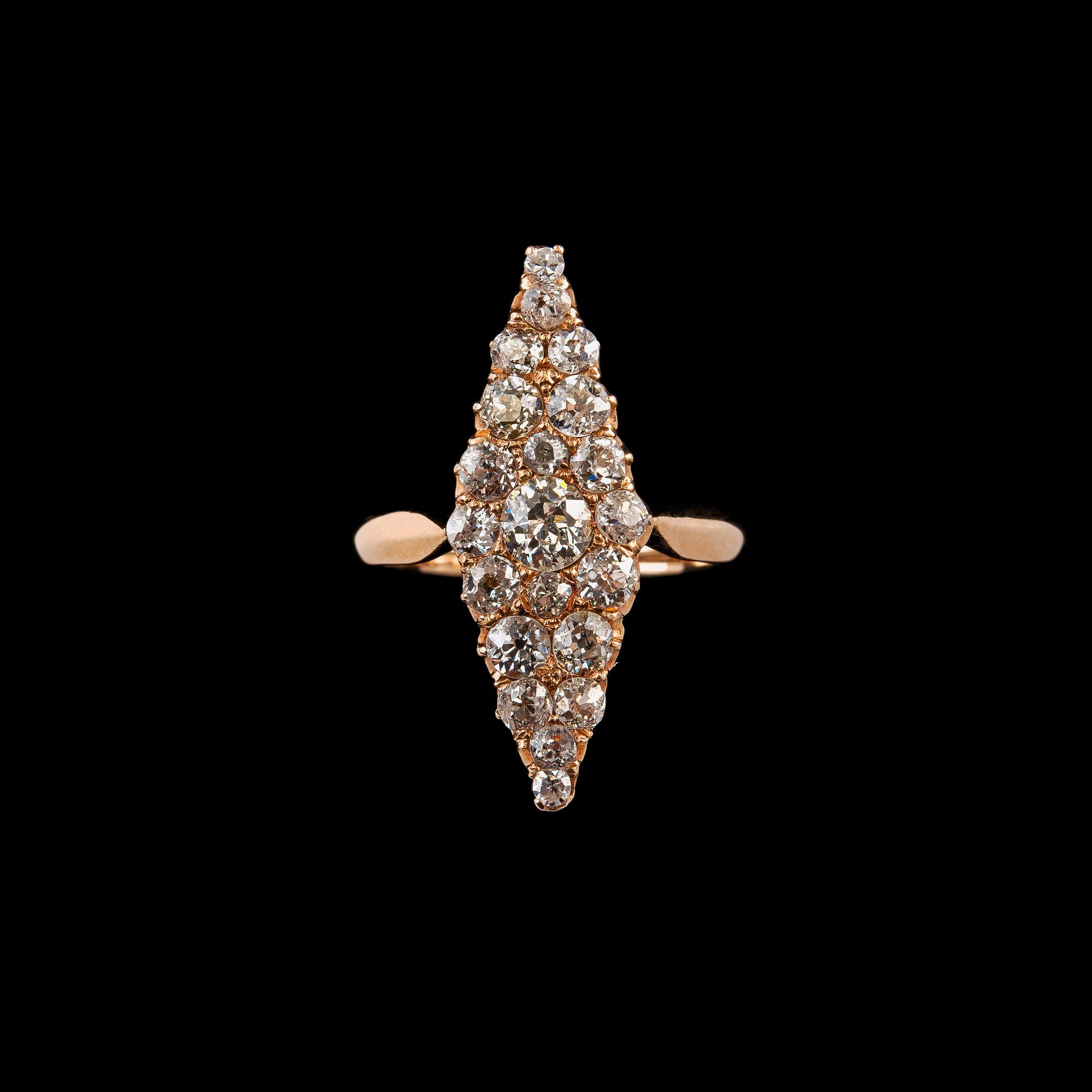 SORMUS, vanha- ja 8/8 hiottuja timantteja n. 1.50 ct. 18K kultaa. Paino 3,8 g.