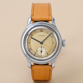1113. Longines, "Tre-Tacche", "Sector Dial", "Suiza signed", "Step case", ca 1943.