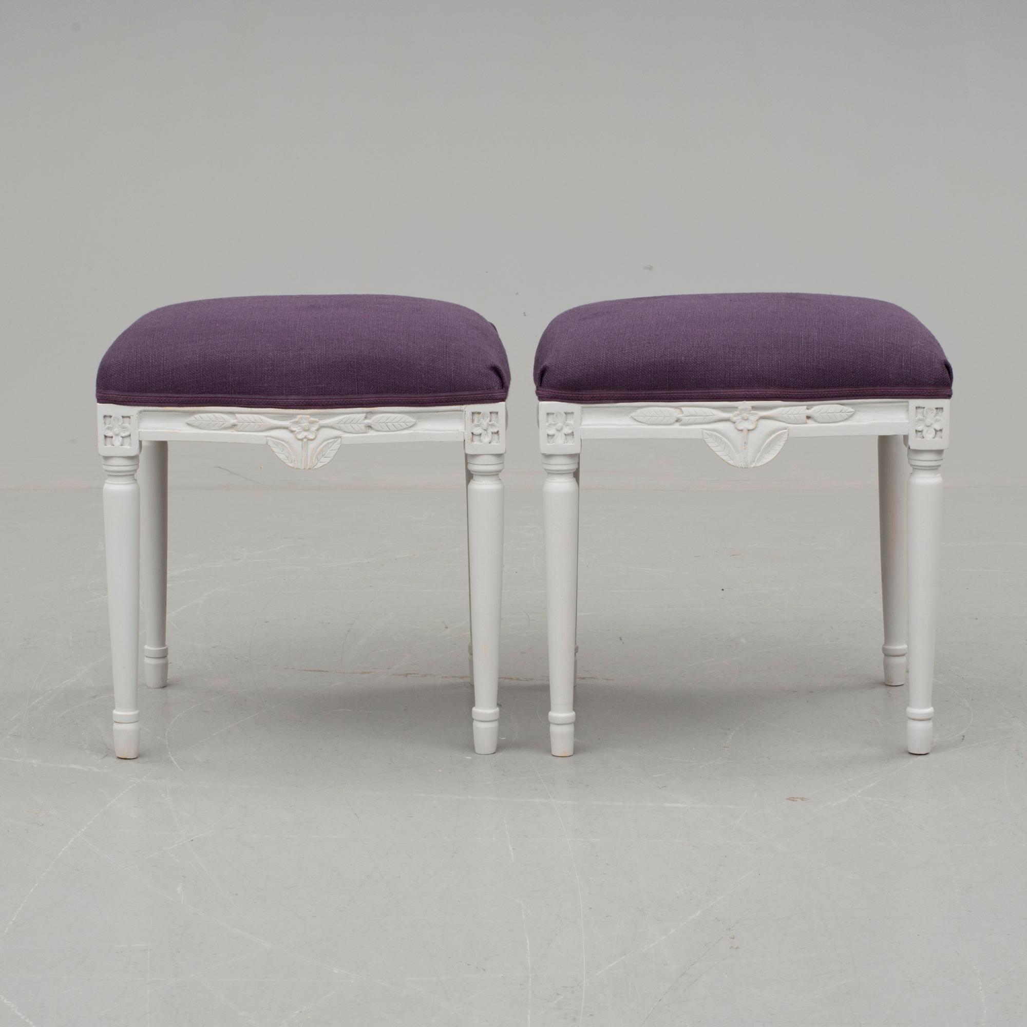 TABURETTER, ett par, Gustaviansk stil, 2000-tal.