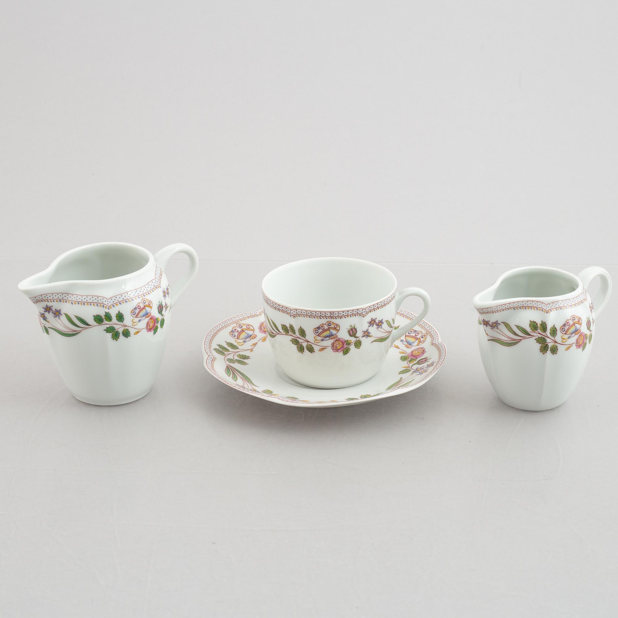 Mat-, kaffe- och teservis, 67 delar, Porcelaine de Paris, Frankrike, sent 1900-tal.