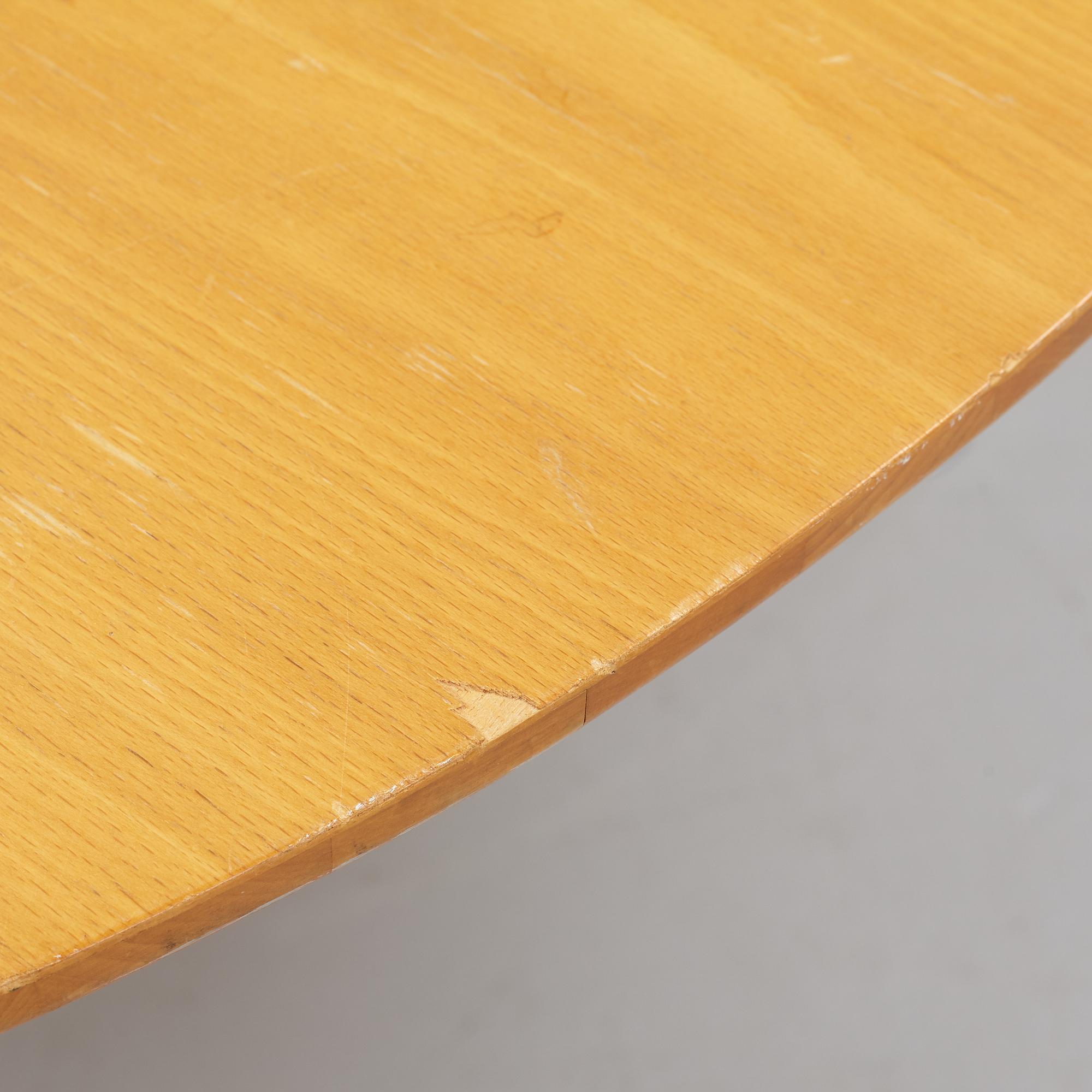 Bruno Mathsson & Piet Hein, table, "Supercirkel", Bruno Mathsson International, Värnamo.