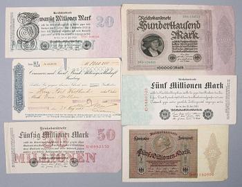 ALBUM MED MYNT OCH SEDLAR, flertal länder däribland Sverige, 1800-1900-tal.